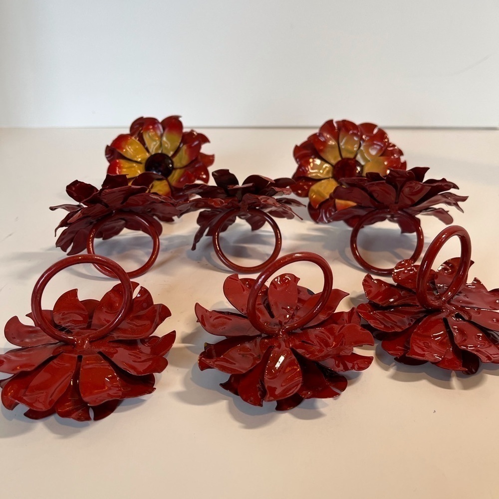 Vintage Enamel/Metal Flower Napkin Rings Set of 8 - Picture 7 of 10